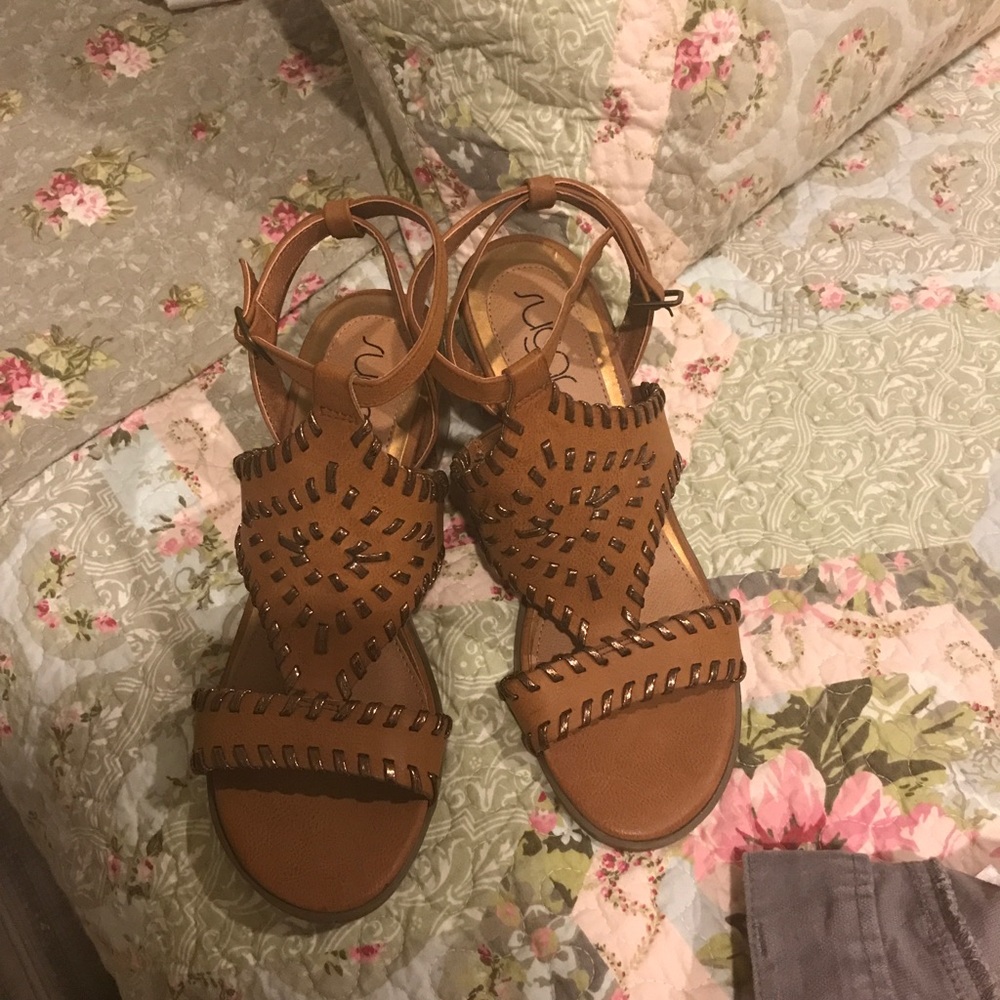 Dress shoe